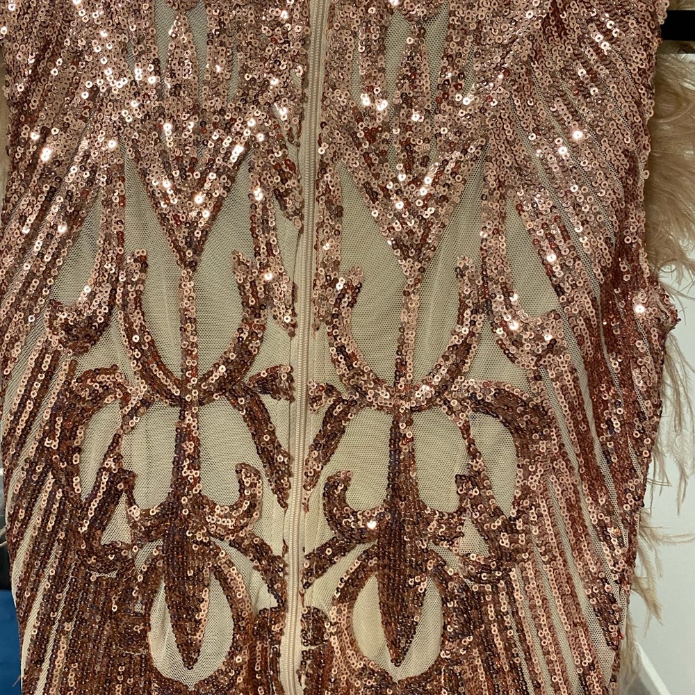 Beautiful sequined dress - Picture 4 of 5